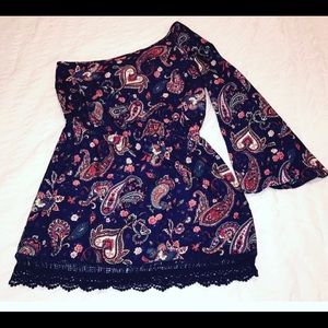 2b BeBe women’s one shoulder dress size Large